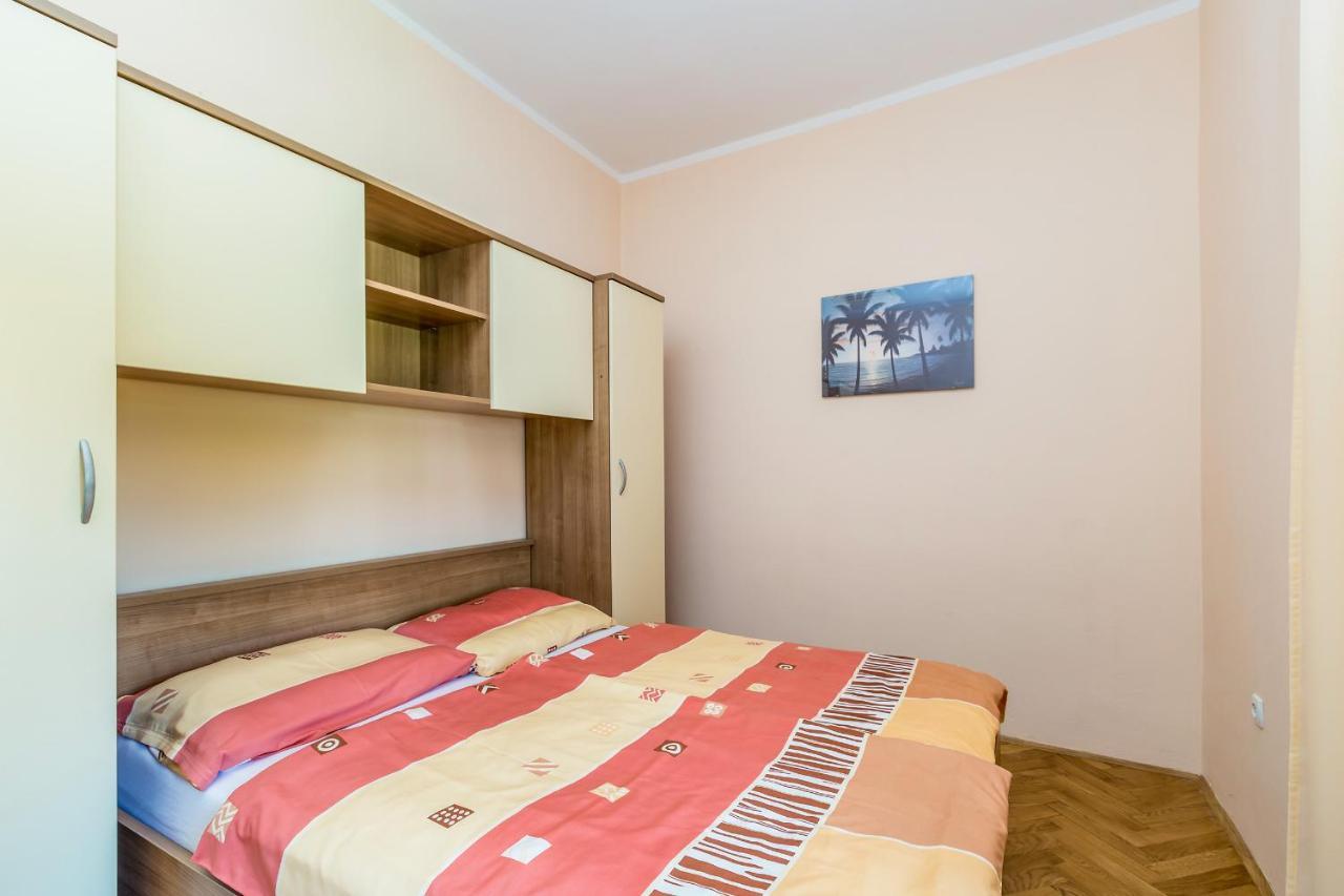 Apartments Krc Pinezici  Exterior photo